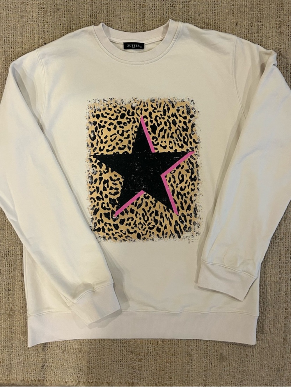 Sweatshirt with Leopard Print and Star - Picture 2 of 5